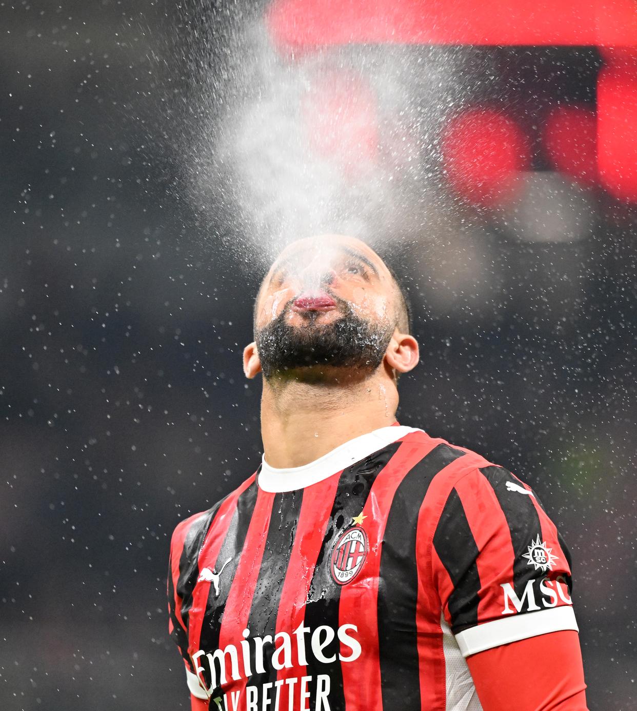 AC米兰面临前所未有的考验，欧冠资格悬于一线