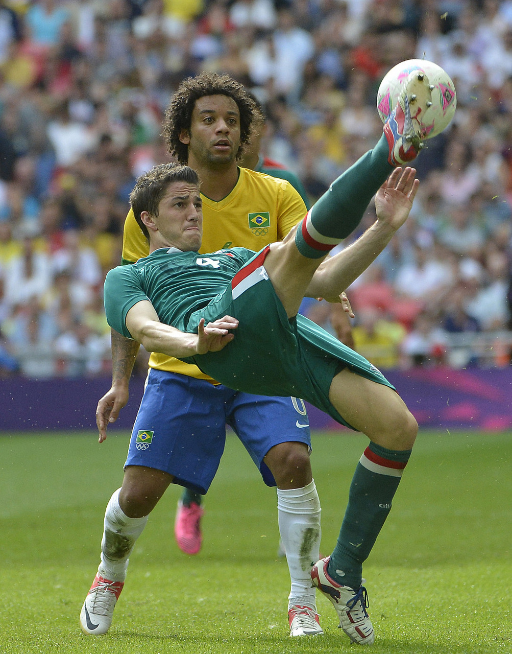 关于内马尔复出首秀出彩，纽约尼克斯主场血战波尔图，豪取50连胜的信息